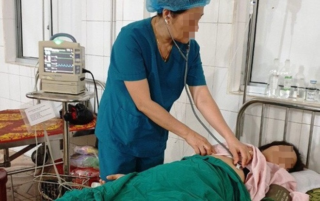 Cứu sống thành công sản phụ mang thai lần thứ 3 bị vỡ tử cung, thai nhi ngưng thở Ảnh 2