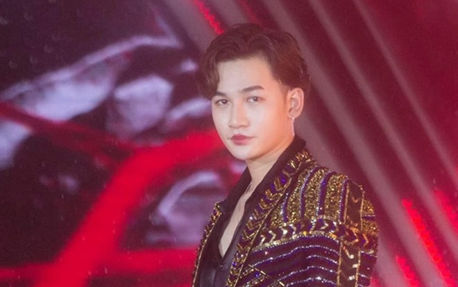 'Cười ngất' với bờ môi lem son 'quyến rũ' của Ali Hoàng Dương, và thủ phạm chính là… Ảnh 2