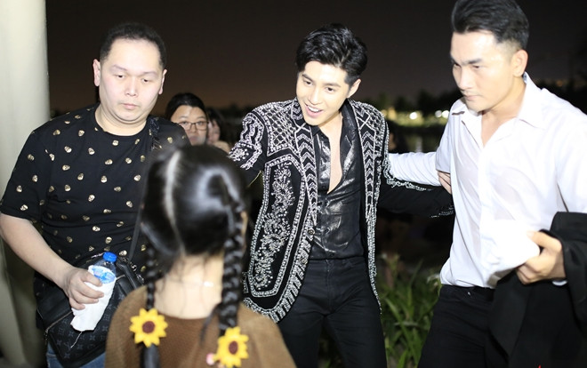 Thời tiết khắc nghiệt Hà Nội thì đã sao? Cưng fan nhí là điều Noo Phước Thịnh không thể chối từ! Ảnh 2