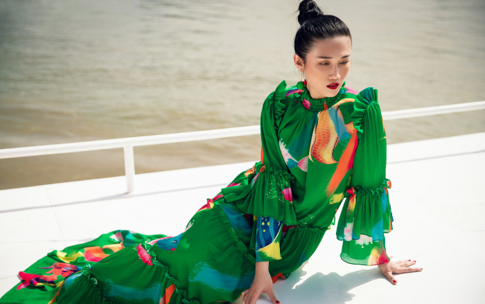 Kha Mỹ Vân, Kim Nhung lăng- xê xu hướng họa tiết rực rỡ, trang phục oversize chiếm sóng ngày hè 2019 Ảnh 2