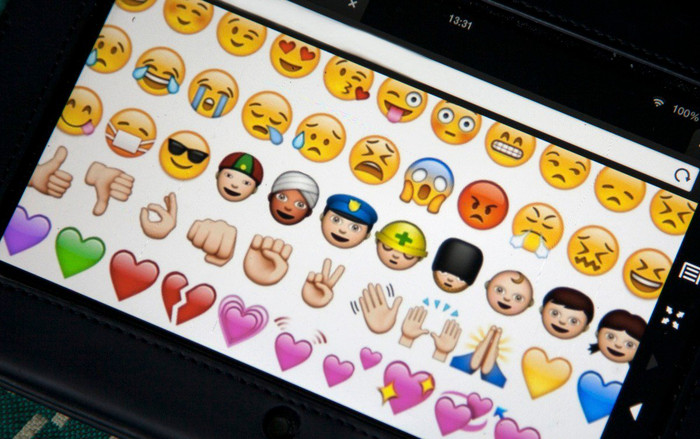 Sử dụng emoji 'OK' thay cho câu trả lời, nhân viên bị sếp đuổi thẳng cẳng khỏi công ty Ảnh 2