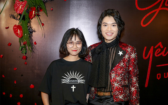 MisThy mọi ngày 'lầy lội' lắm sao lần này lại… bẽn lẽn bên Quang Trung như thế này? Ảnh 2