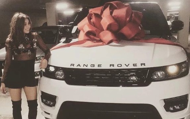 Hội con nhà giàu khoe đẳng cấp ăn chơi 'mua sắm, tiệc tùng, du lịch' làm điên đảo mạng xã hội Ảnh 2