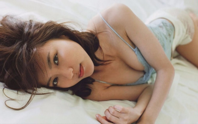 Đường cong nóng bỏng gây sốt của cô vợ tiền đạo Nhật Bản Ảnh 2