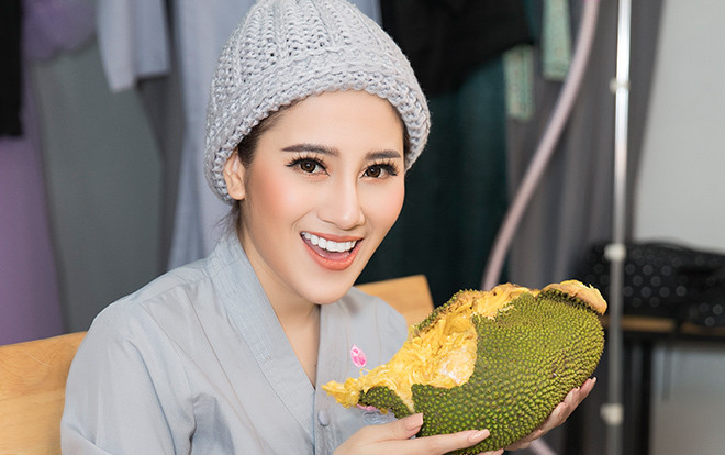 Có một 'ngọc nữ bolero' Tố My 'sầu bi lụy' trên sân khấu là thế nhưng lại 'chén' hết quả mít… 3 kg chỉ trong nháy mắt Ảnh 2