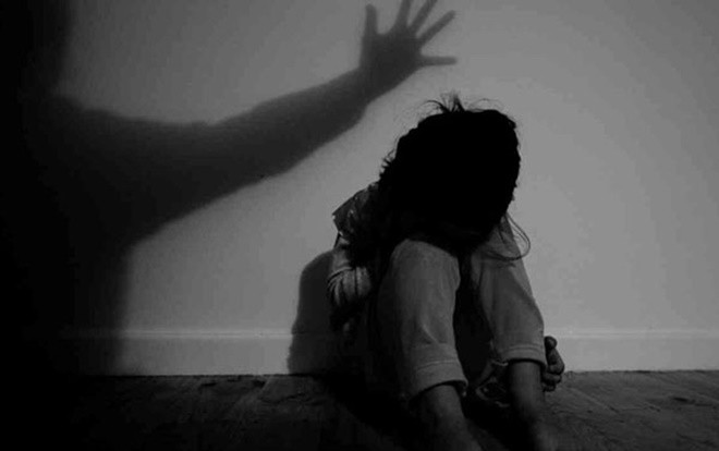 Khởi tố chủ hiệu thuốc dâm ô bé gái 15 tuổi khi đi truyền nước cùng người họ hàng Ảnh 2