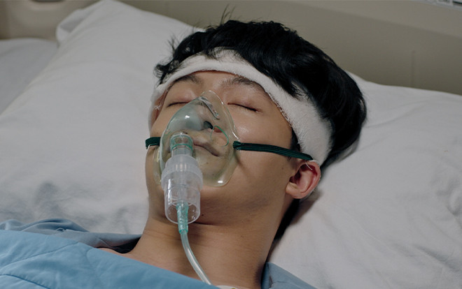 Khán giả xót xa khi Harry Lu lại bị tai nạn giao thông gây mất trí nhớ trong phim mới Ảnh 2