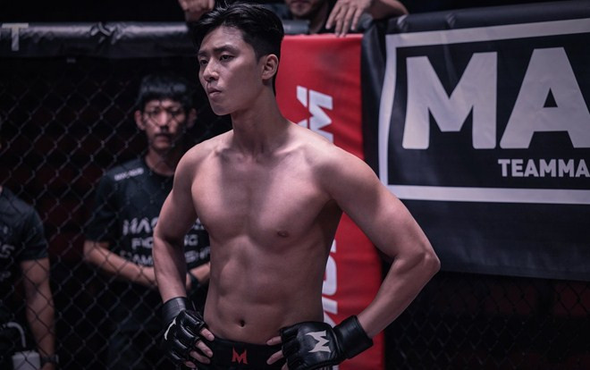 Cận cảnh Park Seo Joon khoe body 6 múi khiến chị em ‘chết mê’ trong phim điện ảnh sắp ra mắt 'The Divine Fury' Ảnh 2