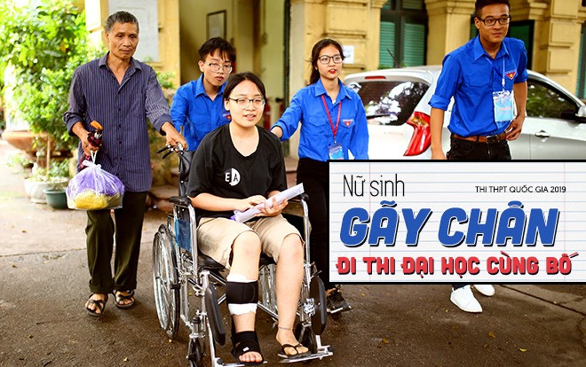 Nữ sinh ngồi xe lăn lạc quan cùng bố đi thi THPT Quốc gia: 'Em tự tin vào khả năng của mình!' Ảnh 2