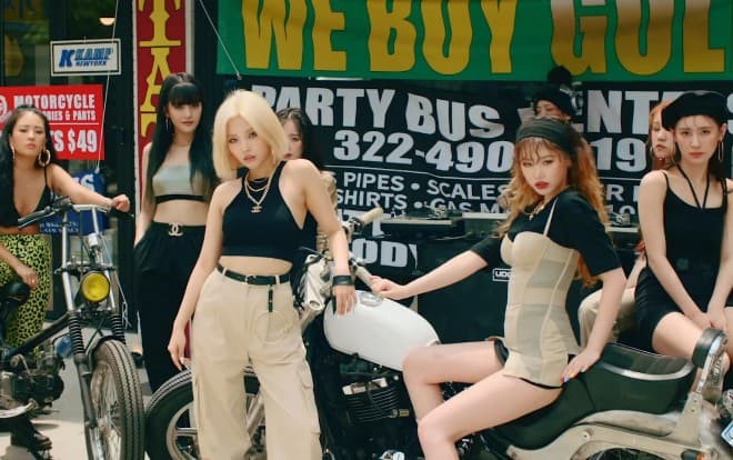 (G)I-DLE hoá quái xế cực ngầu trong MV 'Uh-Oh' đậm chất hoài cổ vừa ra mắt Ảnh 2
