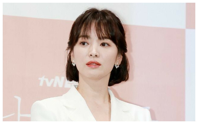 Bạn thân tiết lộ Song Hye Kyo bị sút cân và khóc nhiều khi cố gắng níu kéo lại cuộc hôn nhân với Song Joong Ki Ảnh 2