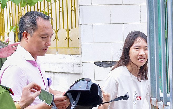 Nghi vấn dàn dựng vụ công an 'giải cứu' thí sinh ngủ muộn đến phòng thi: Tác giả bức ảnh lên tiếng Ảnh 2