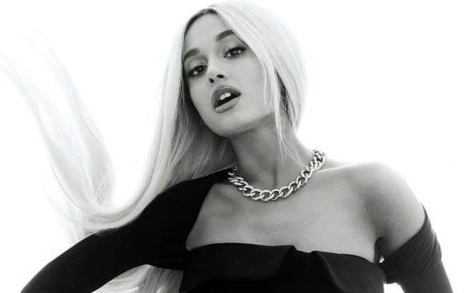 Dành cho những ai nói Ariana Grande bất tài trong khoản viết nhạc: Cô nàng vừa nhận sản xuất toàn bộ soundtrack cho bom tấn Charlie's Angels Ảnh 2