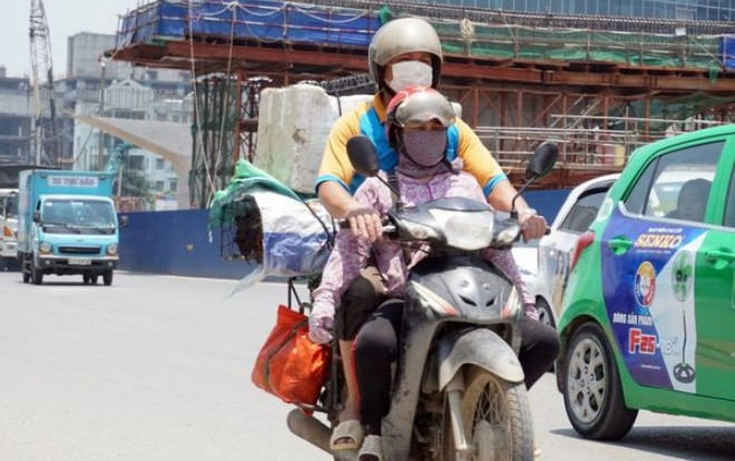 Nắng nóng kinh hoàng hơn 40 độ C, cảnh báo tia cực tím ở Hà Nội và Đà Nẵng đạt mức nguy hiểm Ảnh 2