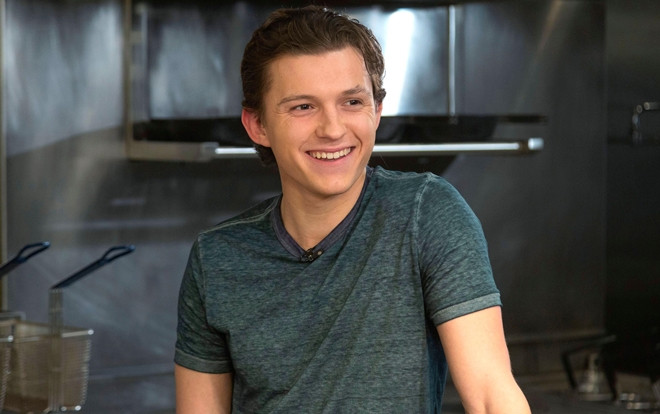 Chàng Spider-Man Tom Holland còn trở thành người hùng ngoài đời thật khi cứu giúp hành khách gặp nạn trên máy bay Ảnh 2