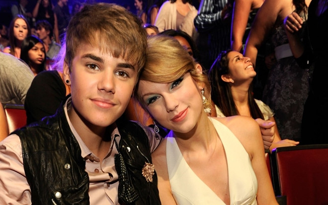 Hollywood 'dậy sóng': Justin Bieber và Taylor Swift 'đấu khẩu', chuyện hợp đồng nô lệ, thao túng không ngừng trong nhiều năm Ảnh 2