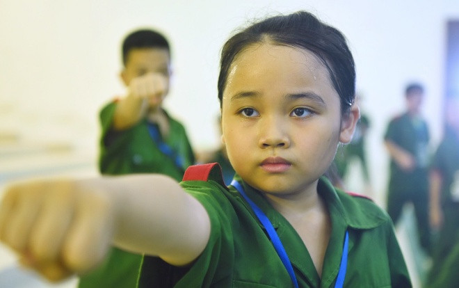 Trẻ em Hà Nội học làm chiến sĩ công an Ảnh 2