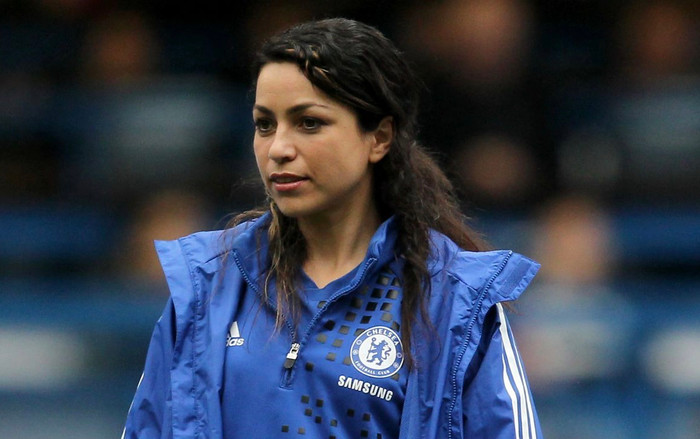 Nữ bác sĩ gợi cảm từng ngủ với cầu thủ Chelsea giờ ra sao? Ảnh 2