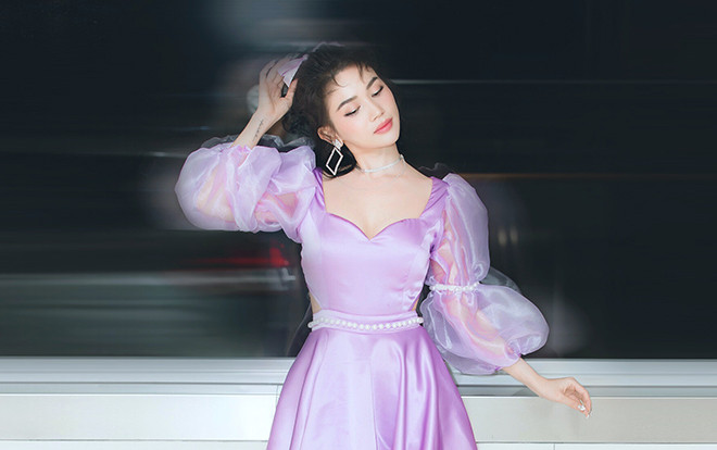 'Qủa bom gợi cảm Vbiz' Sĩ Thanh lại bùng nổ với tạo hình búp bê mặc váy siêu ngắn Ảnh 2