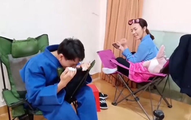 Clip: Isaac cười ngất vì màn cover 'lầy' đến khó đỡ của Diệu Nhi khi trổ tài làm ca sĩ Ảnh 2