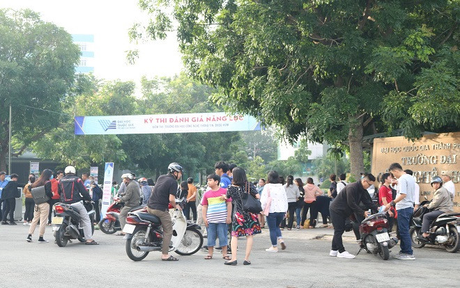 Hơn 55.000 thí sinh phía Nam bước vào kì thi đánh giá năng lực đợt 2 của ĐHQG TP. HCM Ảnh 2