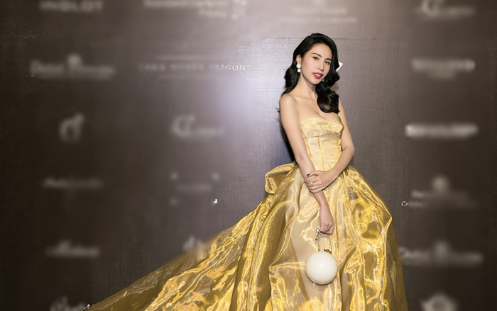 Lâu lâu tái xuất, Thủy Tiên lộng lẫy như bà hoàng, 'át vía' cả dàn nữ nhân Ảnh 2