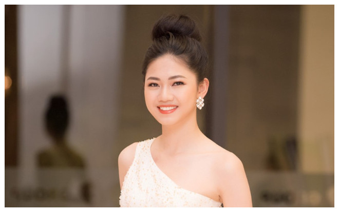 Á hậu Thanh Tú lần đầu khoe ảnh con trai sau thời gian giấu kín chuyện sinh đẻ Ảnh 2