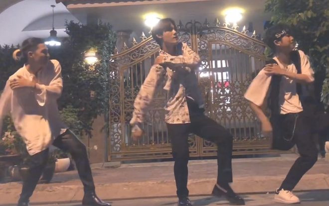 Clip: Xem ngay vũ điệu 'đau tay' Hãy trao cho anh (Sơn Tùng M-TP) phiên bản zombie từ những chàng trai lầy lội… Uni5 Ảnh 2