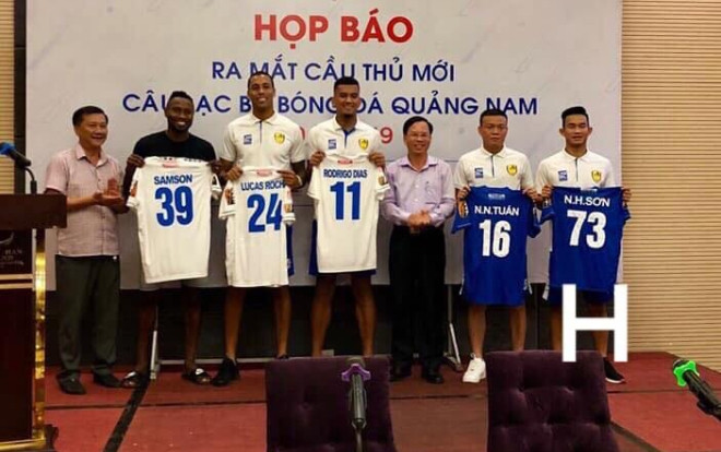 Ba cầu thủ CLB Hà Nội chính thức ra mắt đội Quảng Nam Ảnh 2