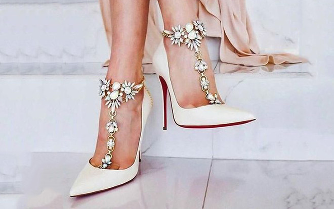 Điều gì làm nên huyền thoại cho những đôi cao gót đế đỏ Christian Louboutin Ảnh 2