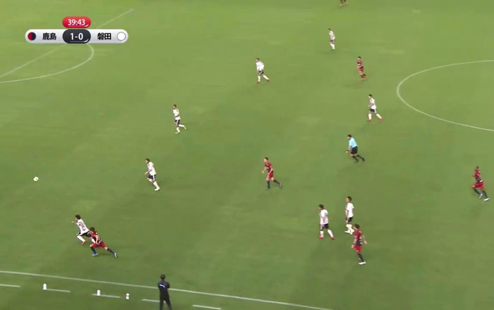 Cầu thủ Nhật ghi bàn không tưởng tái hiện siêu phẩm của Roberto Carlos Ảnh 2