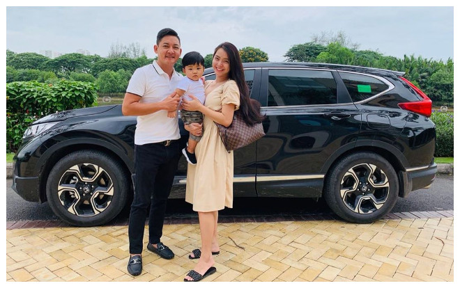 Bất chấp nguy hiểm để sinh con Hải Băng được chồng tặng từ xế hộp tiền tỉ đến túi hiệu rồi lại cả nhẫn kim cương Ảnh 2