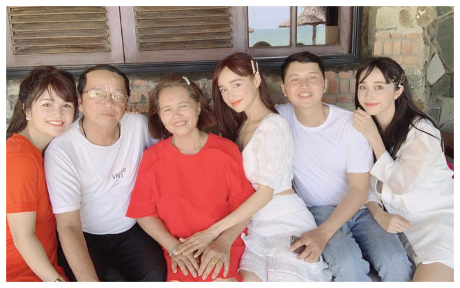 Nhã Phương đăng ảnh du lịch cùng gia đình thổ lộ một điều khiến ai cũng cảm động Ảnh 2