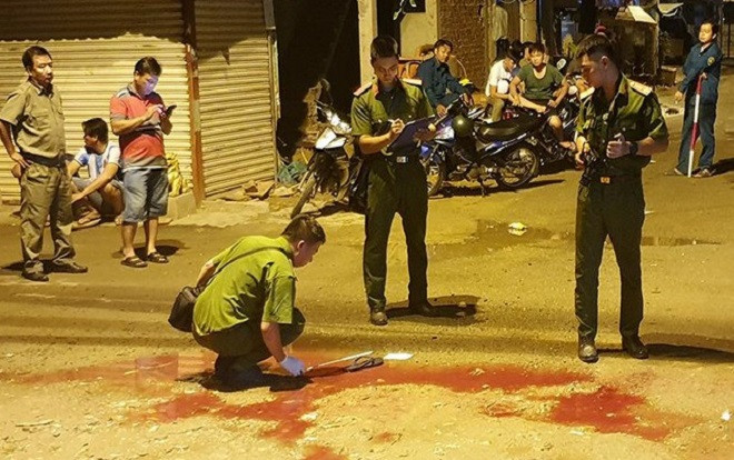 Hỗn chiến kinh hoàng trong đêm ở Sài Gòn, 1 người tử vong Ảnh 2