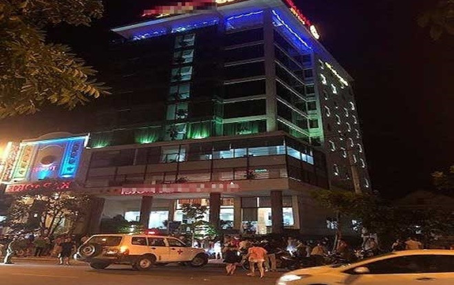 Lên tầng 11 khách sạn uống cà phê, người đàn ông bất ngờ nhảy lầu tự tử Ảnh 2