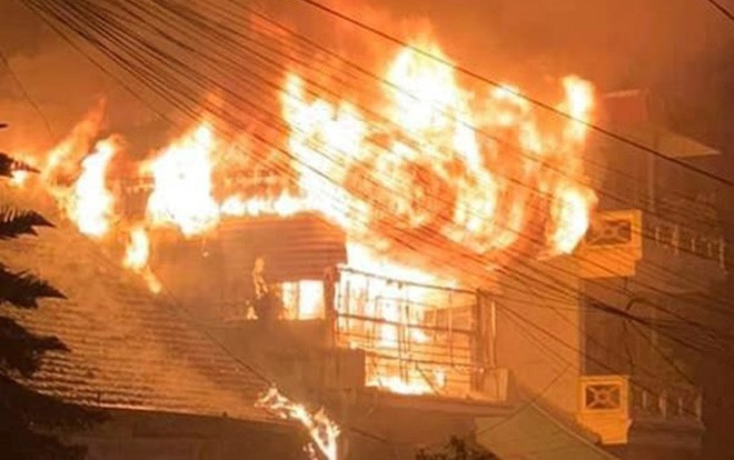 Cháy dữ dội tại ngôi nhà 3 tầng ở Sa Pa, hơn 10 người kịp thời tháo chạy Ảnh 2