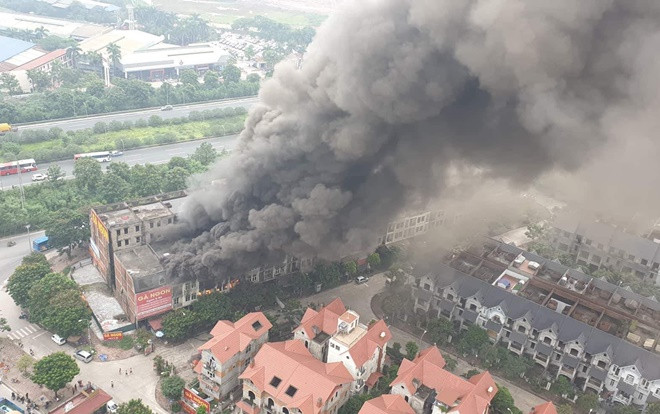 Cháy dữ dội hàng chục khu biệt thự hạng sang tại Thiên Đường Bảo Sơn Ảnh 2