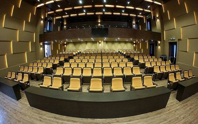 Sang - xịn như ĐH Tôn Đức Thắng: Trang bị cho sinh viên Hội trường hoành tráng chẳng khác nào rạp chiếu phim hiện đại Ảnh 2