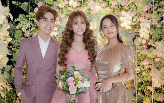 Phạm Quỳnh Anh, Mắt Ngọc đến chúc mừng hạnh phúc trăm năm của Thu Thủy Ảnh 2