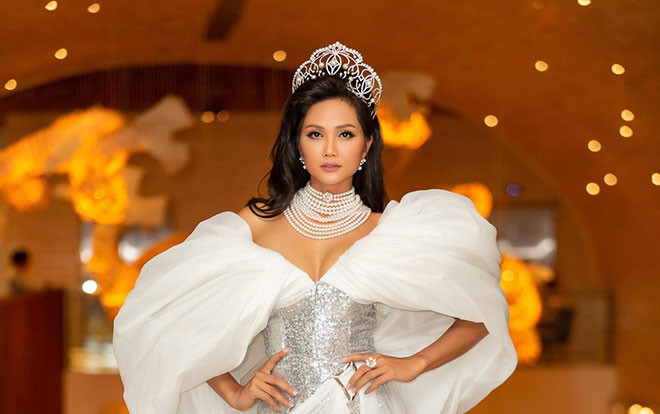 Necklace - đeo nhiều vòng bỗng thành trend của sao Việt, hot nhất phải là H'hen Niê Ảnh 2