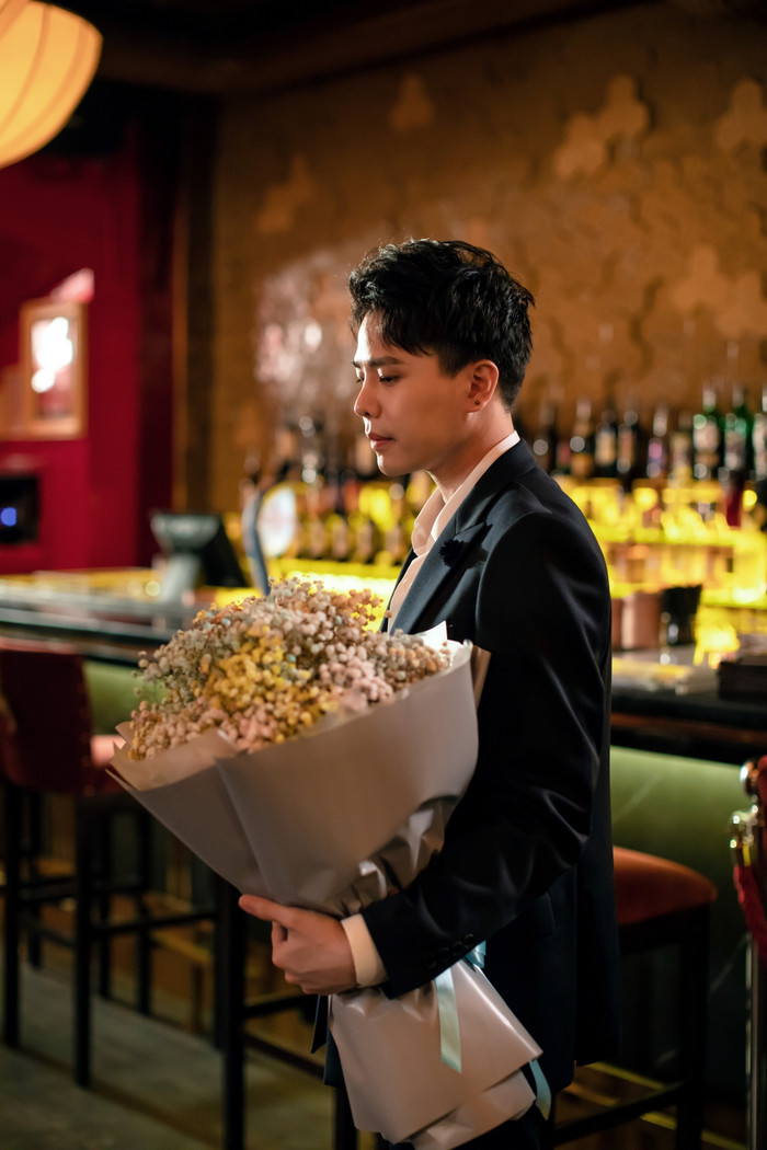 Vuột mất Liz Kim Cương dù chỉ 'một phút', Trịnh Thăng Bình xót xa nhìn người yêu chịu thiệt thòi