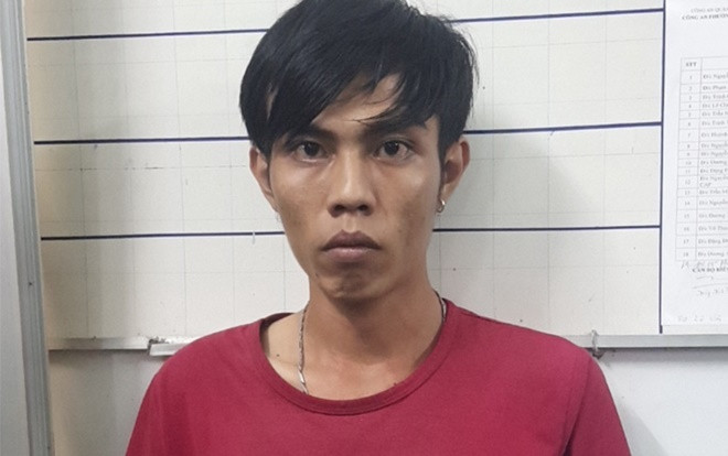 Gã trai lên mạng tuyển người 'phục vụ tình dục cho quý bà' để lừa tài sản của nhiều trai trẻ Ảnh 2