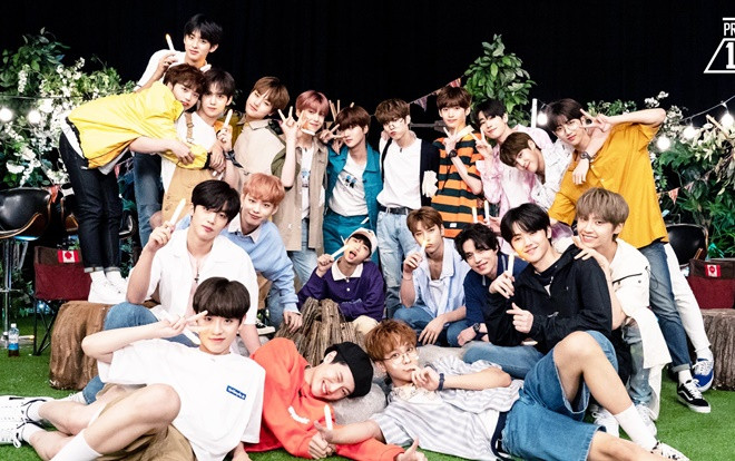 Trước đêm chung kết 'Produce X 101': Bộ ảnh tươi cười rạng rỡ của 20 thực tập sinh khiến khán giả nghẹn ngào Ảnh 2