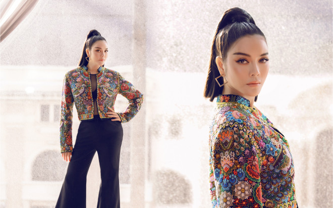 Lý Nhã Kỳ gây choáng ngợp với áo vest đính hàng vạn viên đá quý, mất 6 tháng làm thủ công Ảnh 2