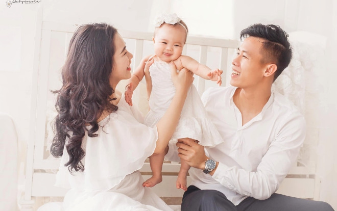 Ngày này năm trước, Quế Ngọc Hải cùng Hoa khôi Vinh đón 'thiên thần' Ảnh 2