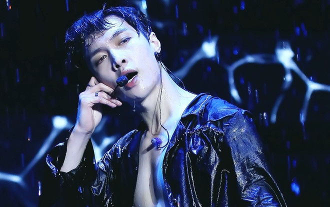 Fan câm nín trước điệu nhảy gợi cảm từ Lay (EXO) với 'Mamacita' của Jason Derulo Ảnh 2