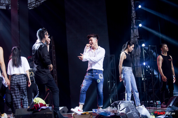 HOT: Lâm Bảo Ngọc 'bị treo' lên không trung, Bích Tuyết - Layla sẽ 'tạo bão' đêm chung kết The Voice 2019?