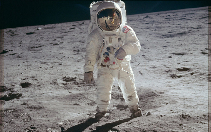 Toàn bộ quá trình lần đầu tiên con người đặt chân lên mặt trăng trong 35 hình ảnh ấn tượng nhất Ảnh 2