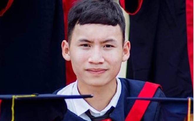 Nam sinh Hà Tĩnh: Đạt 27.25 điểm khối C, mồ côi người thân từ nhỏ, làm phục vụ nuôi sống bản thân Ảnh 2