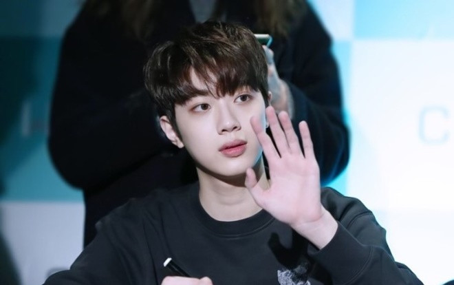 Lai Kuan Lin (Wanna One) rời CUBE: Knet thỏa mãn chửi bới mà không biết cậu bị vắt kiệt sức Ảnh 2